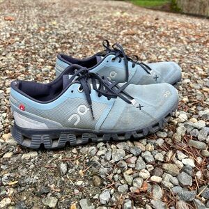 ON running Cloud X sneakers